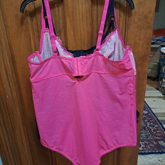Torrid lingerie size 2 (2x) pink nwt - Picture 3 of 3